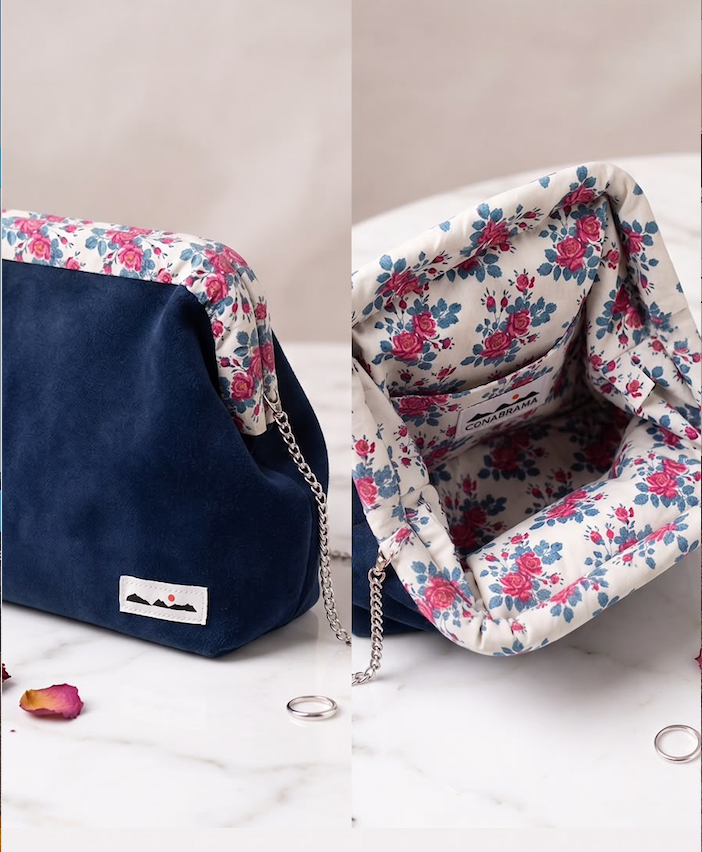 BOLSO CLACK BRAVO ANTE AZUL MARINO CON FLORES AZULES