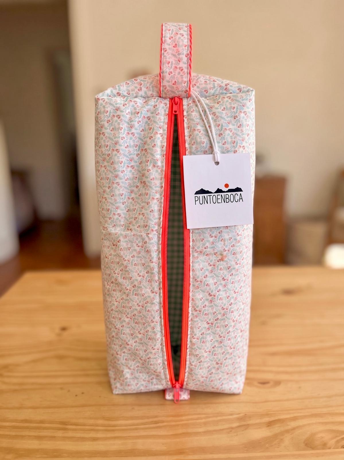 BOLSA MULTIUSOS PUNTOENBOCA FLORCITAS GRANATES, ROSAS Y VERDES